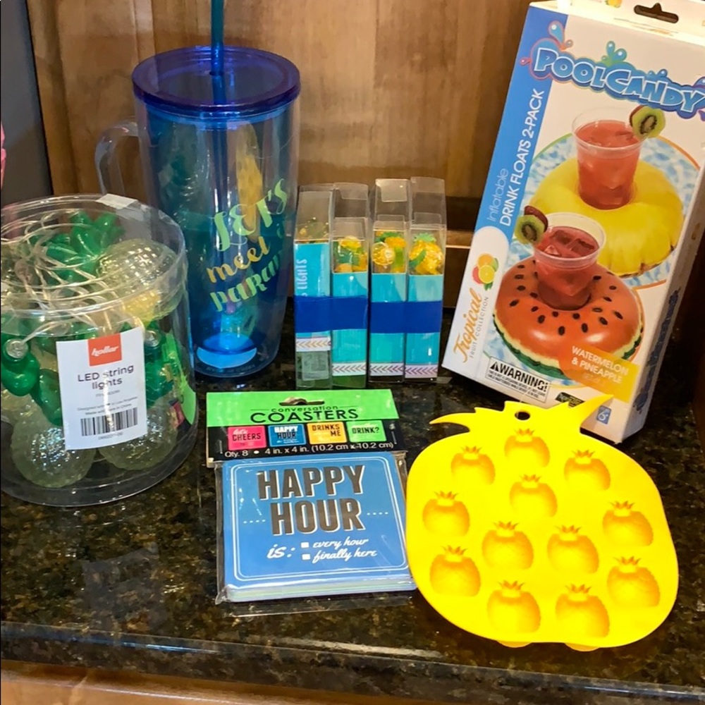 Summer pineapple 🍍 lot of party stuff